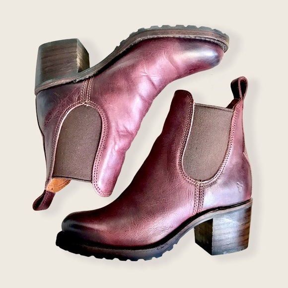 Frye Sabrina Chelsea Burgundy Genuine Leather Vintage-Retro Moto Ankle Booties - Picture 7 of 16